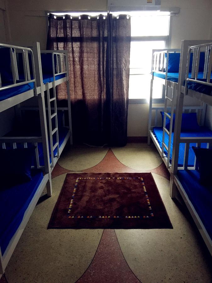 Small Elephant Hostel Бангкок Экстерьер фото
